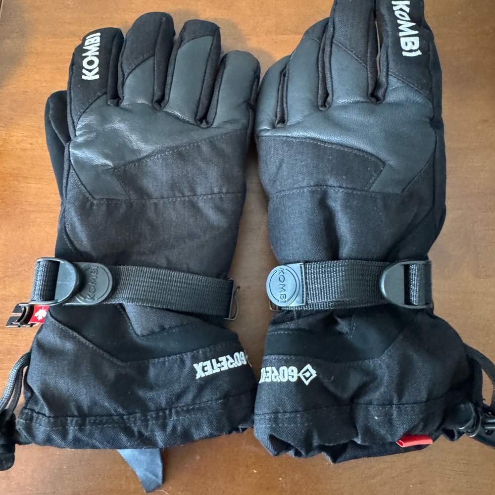 Kombi Black Gore-Tex Gloves